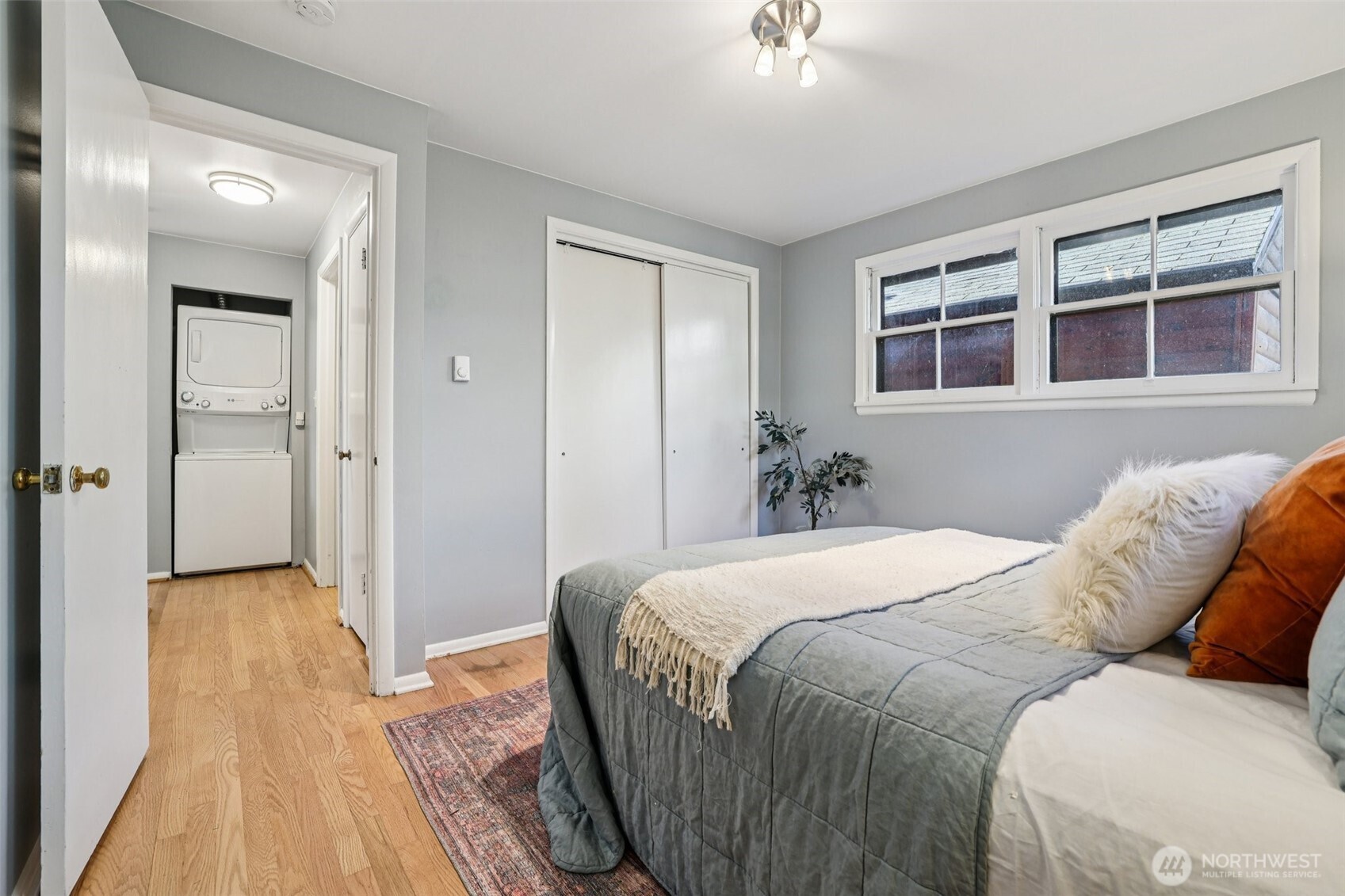 10219 15th Avenue NE, Seattle, WA 98125