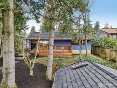 10219 15th Avenue NE, Seattle, WA 98125 - Photo 2