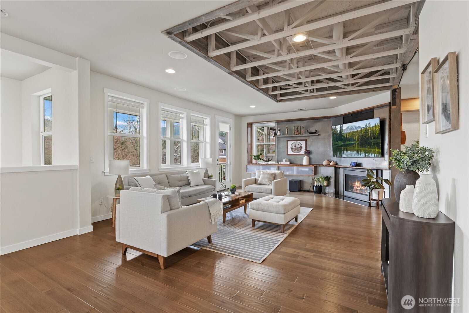 9219 Jacobia Avenue SE, Snoqualmie, WA 98065