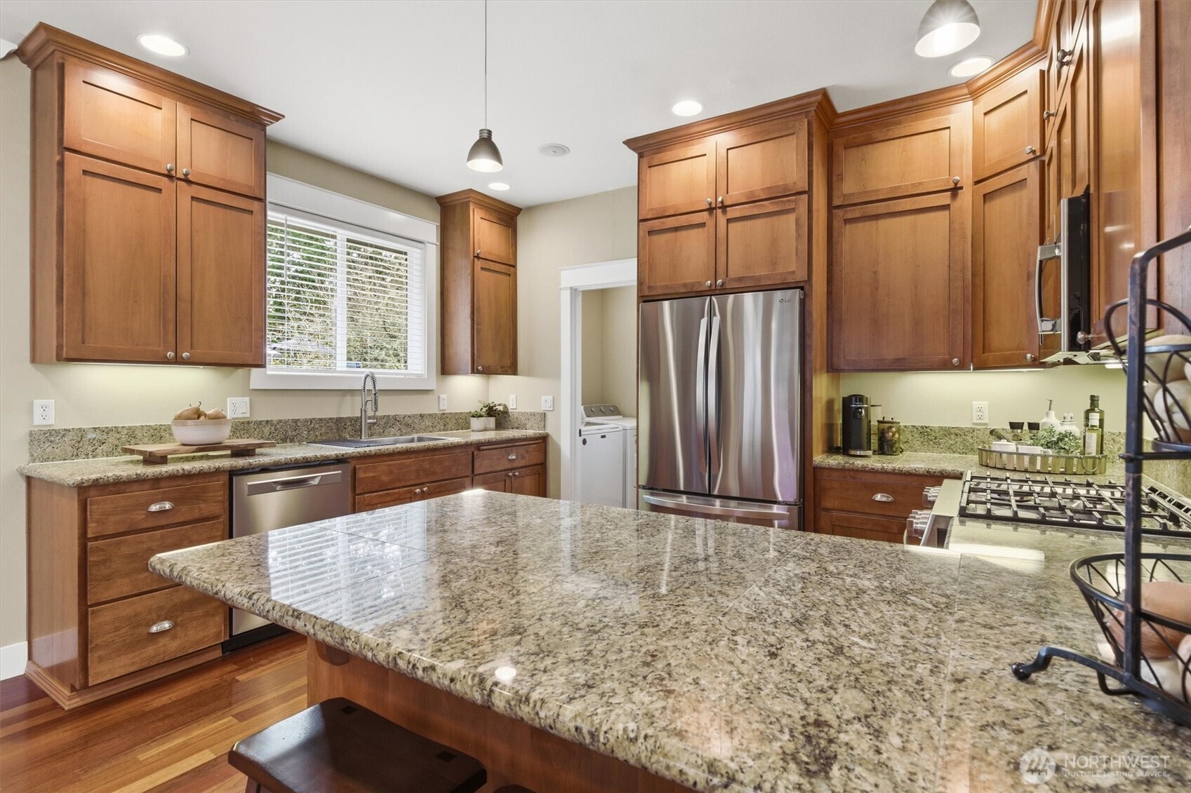 1061 Potlatch Drive , Fox Island, WA 98333