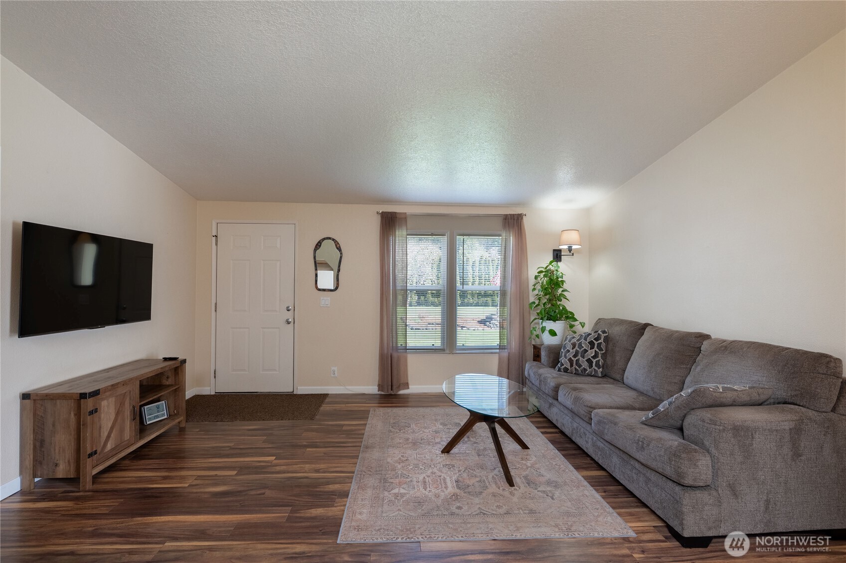 776 Winlock-Vader Road , Winlock, WA 98596