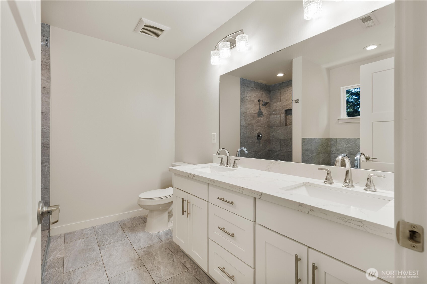 1120 131st Street SE #B, Everett, WA 98208