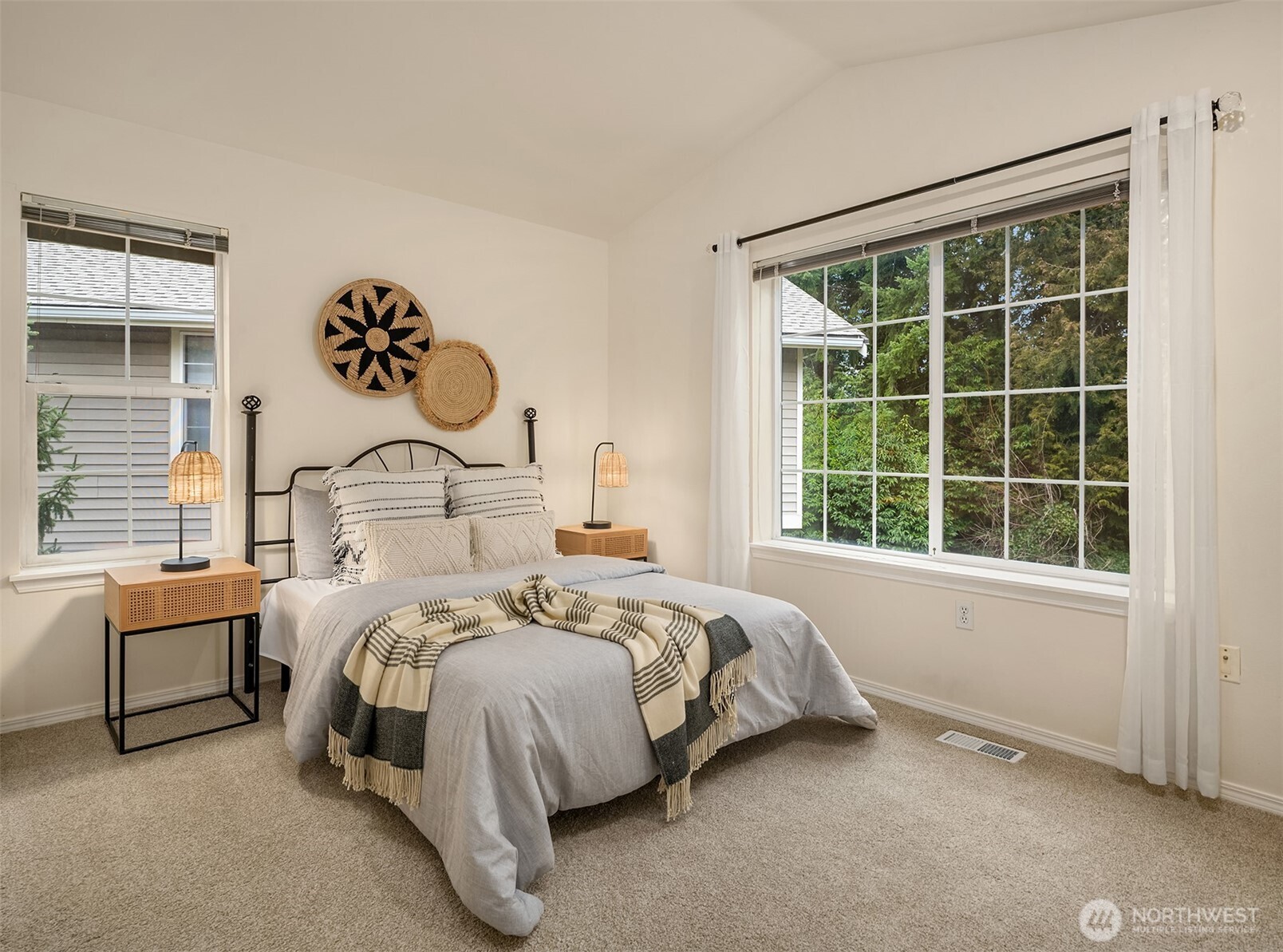 18646 NE 57th Way , Redmond, WA 98052