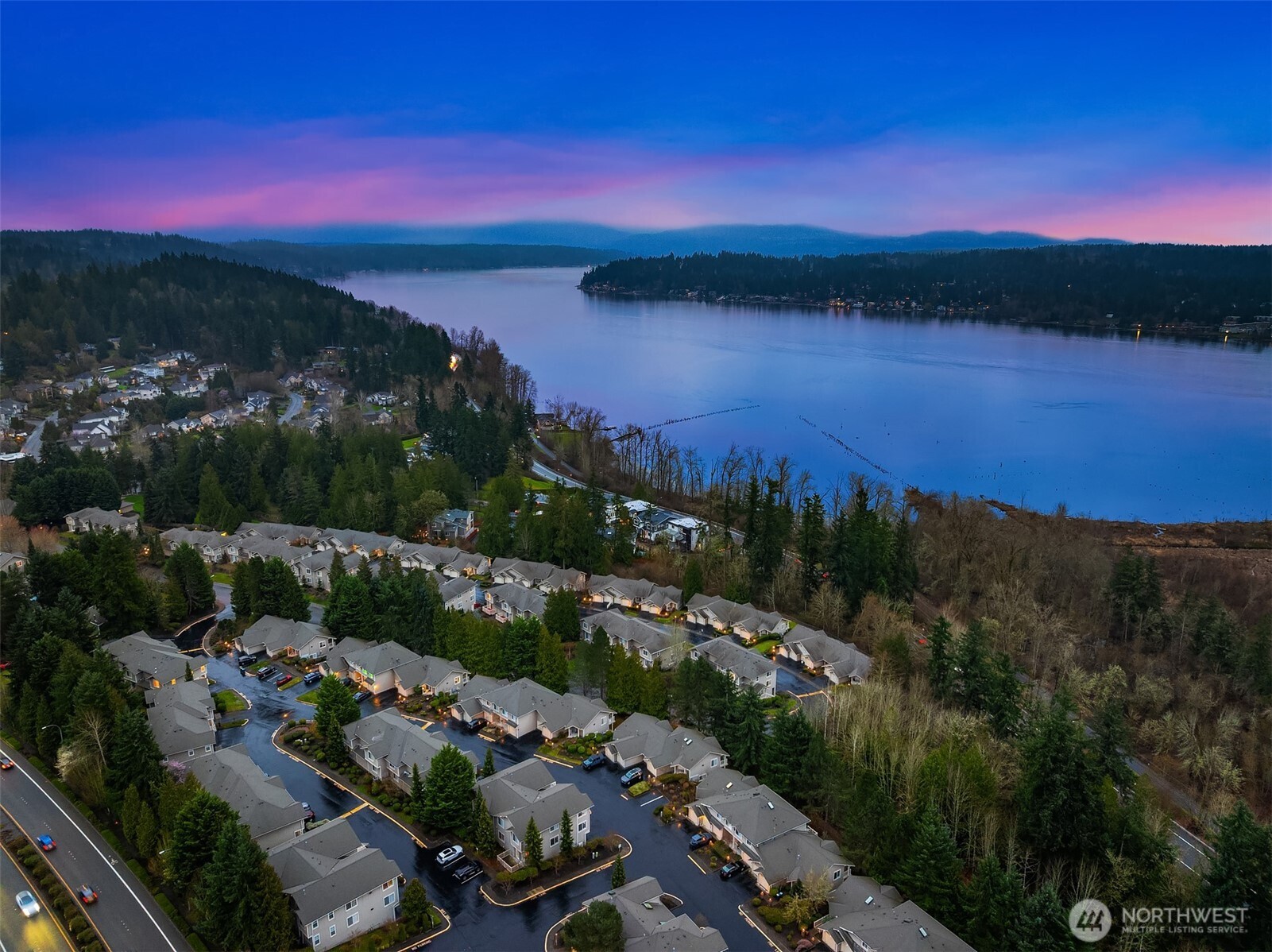 18646 NE 57th Way , Redmond, WA 98052