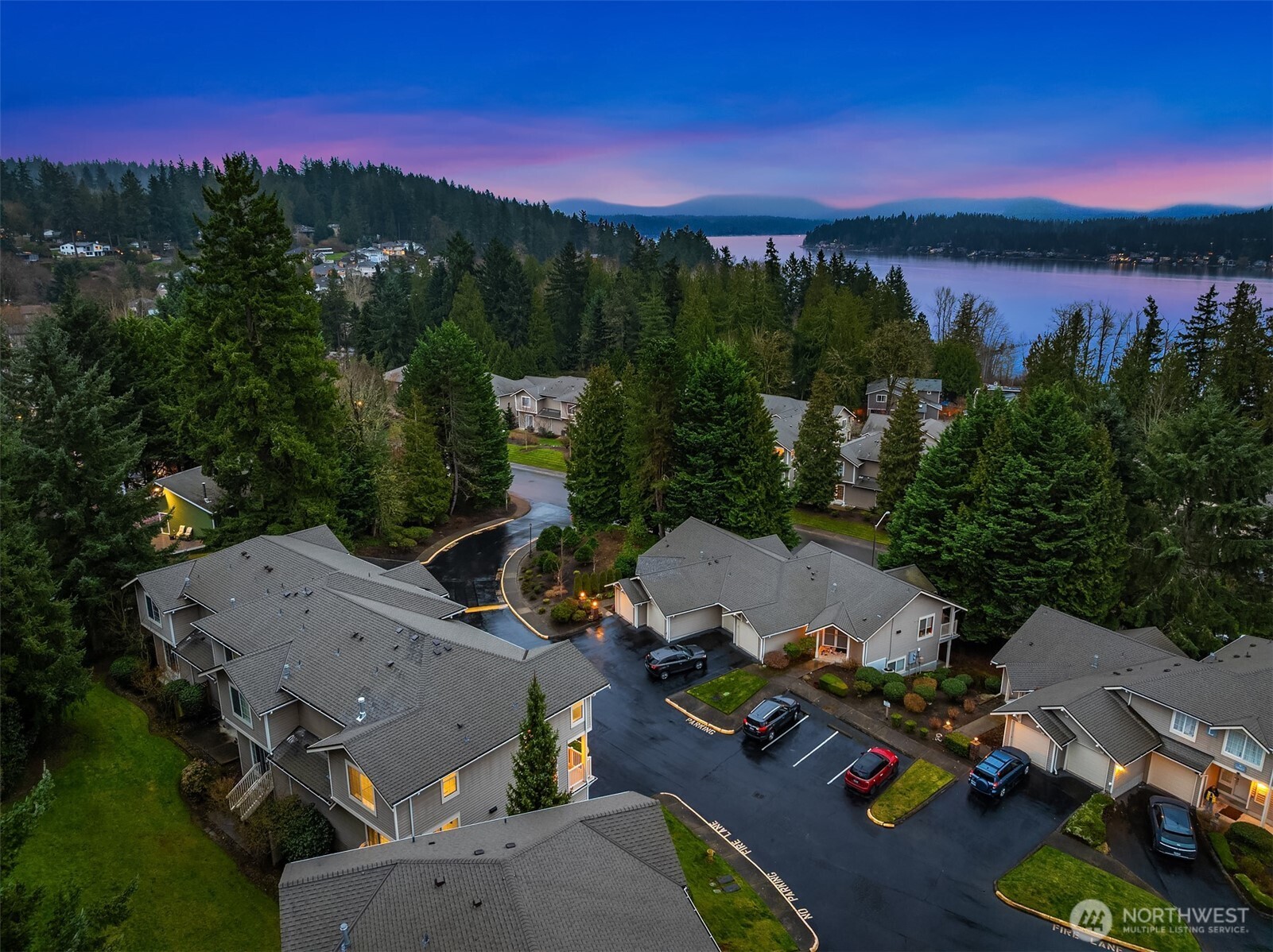 18646 NE 57th Way , Redmond, WA 98052
