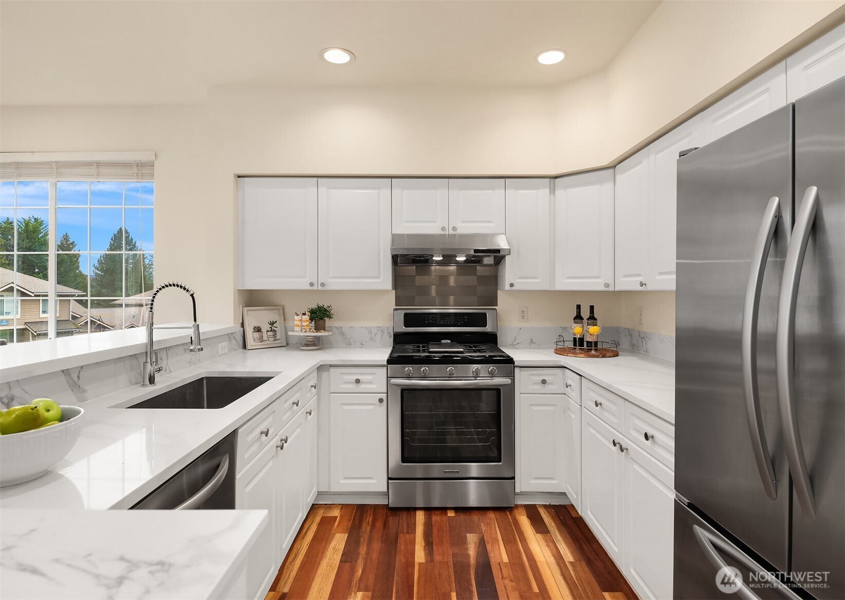 18646 NE 57th Way , Redmond, WA 98052