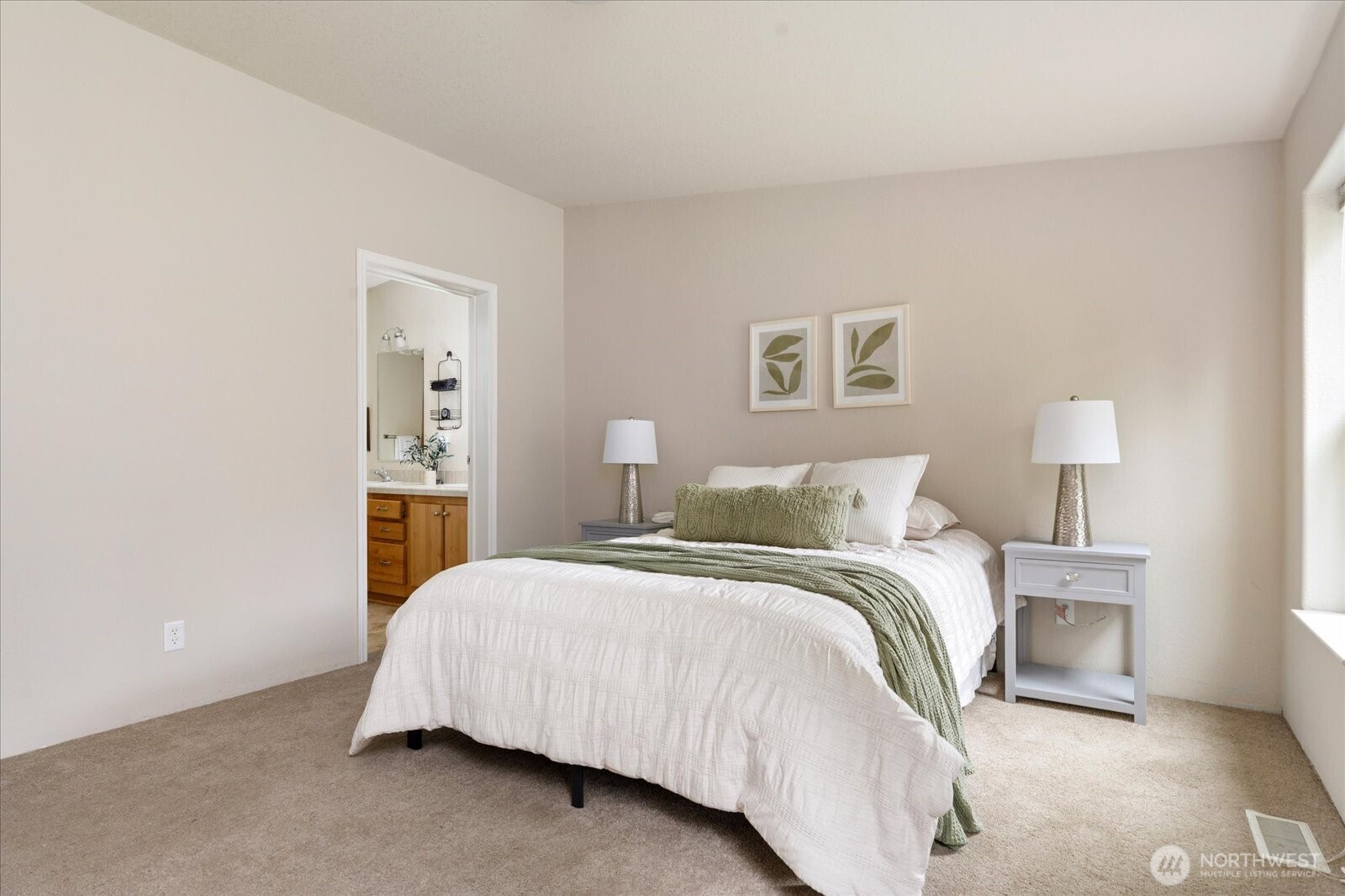 1140 Sherwood Lane , Greenbank, WA 98253