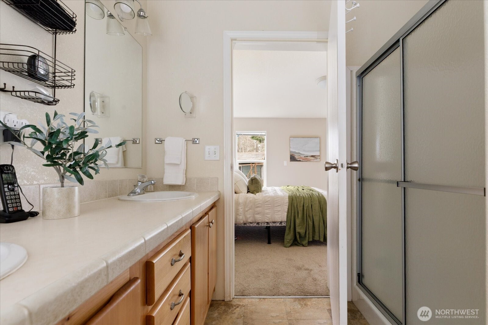 1140 Sherwood Lane , Greenbank, WA 98253