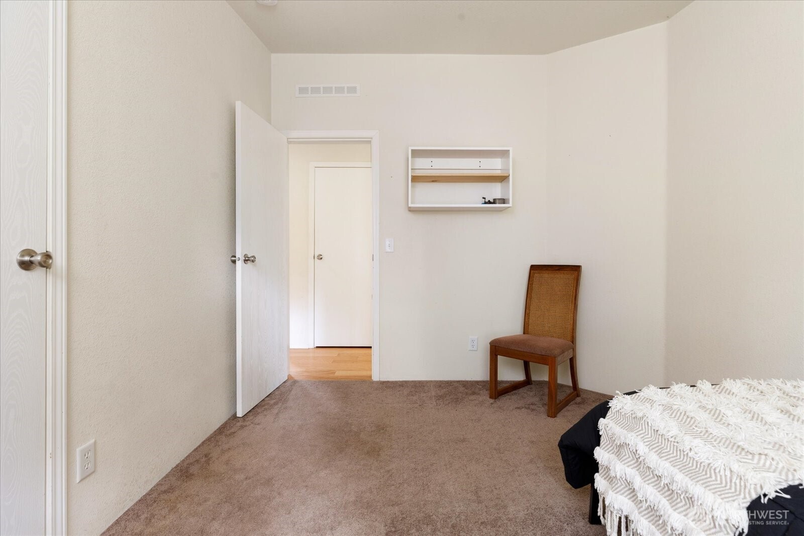 1140 Sherwood Lane , Greenbank, WA 98253