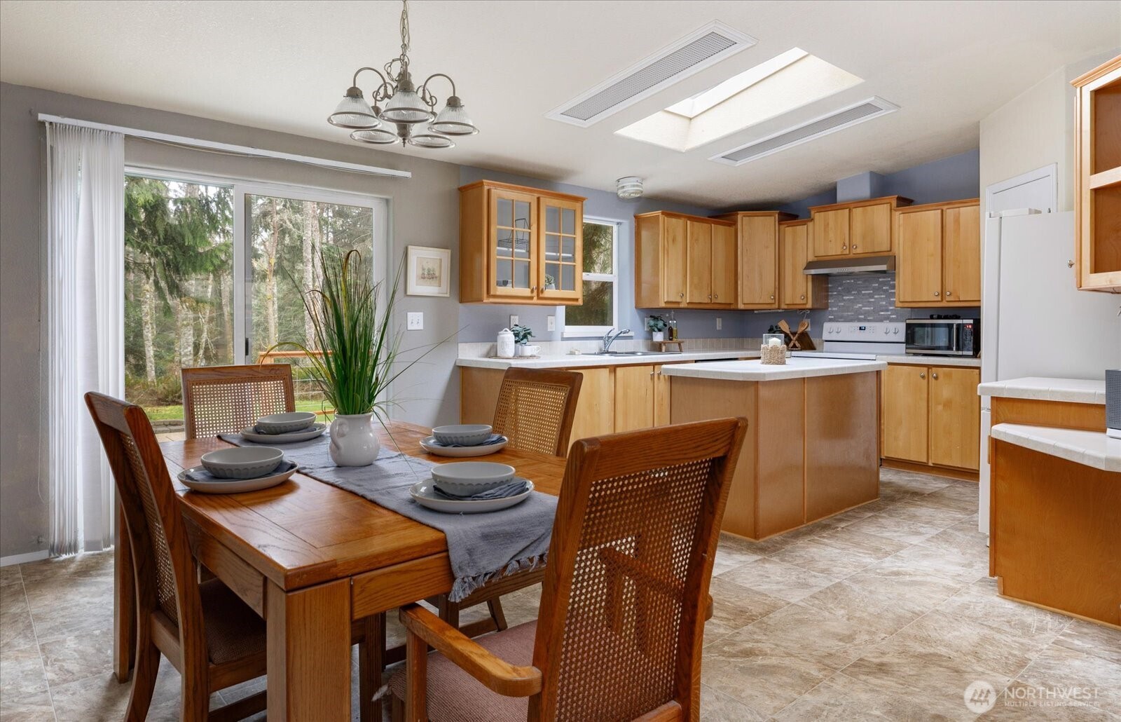 1140 Sherwood Lane , Greenbank, WA 98253