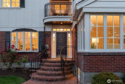 1915 35th Avenue W, Seattle, WA 98199 - Photo 2