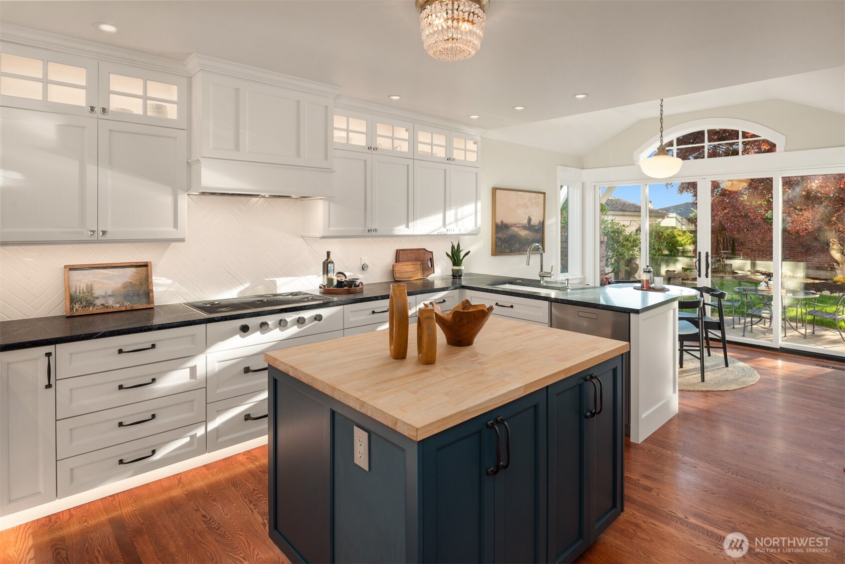 1915 35th Avenue W, Seattle, WA 98199