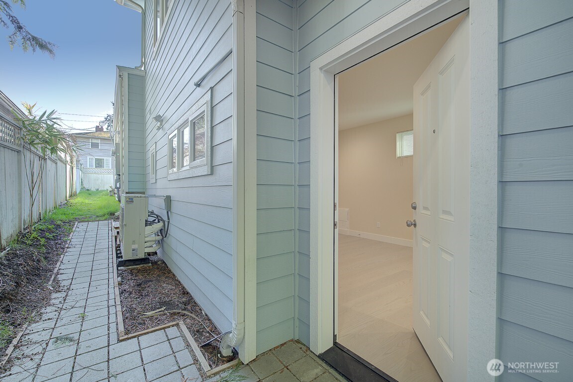 1210 NE 95th Street #B, Seattle, WA 98115