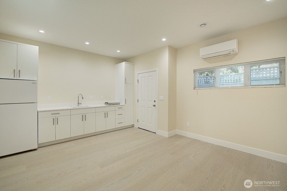 1210 NE 95th Street #B, Seattle, WA 98115