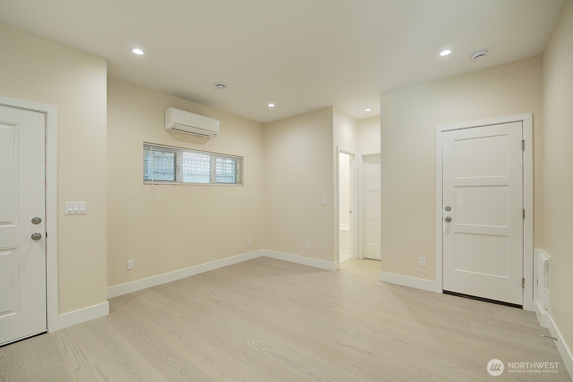 1210 NE 95th Street #B, Seattle, WA 98115