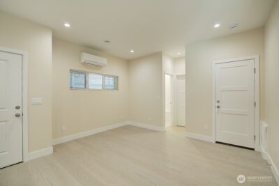 1210 NE 95th Street #B, Seattle, WA 98115 - Photo 4