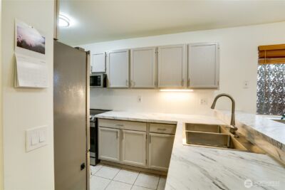 10319 Midvale Avenue N #A, Seattle, WA 98133 - Photo 7