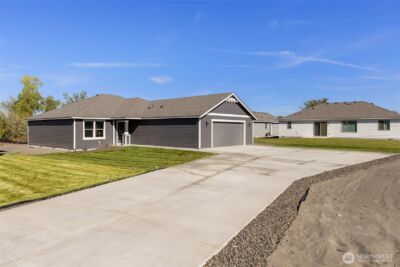 4246 W Sandy Court , Moses Lake, WA 98837 - Photo 2
