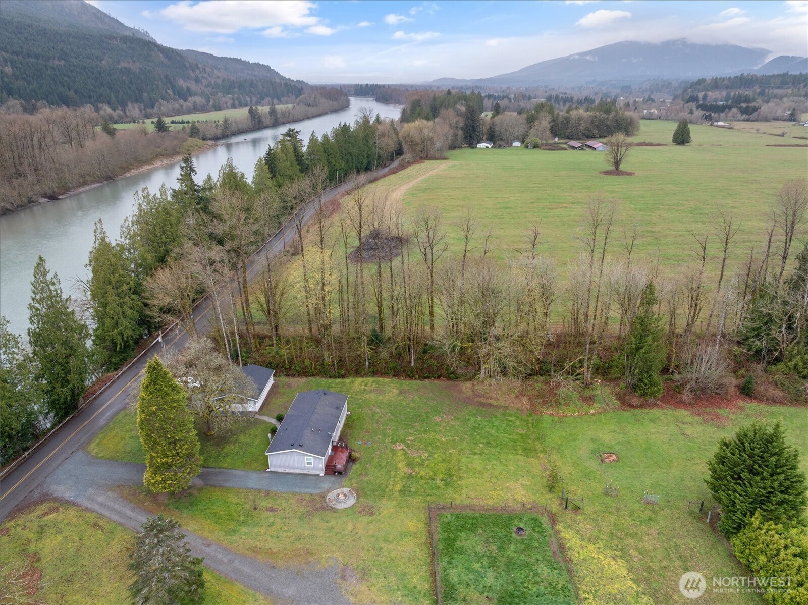 37273 Cape Horn Road , Sedro Woolley, WA 98284