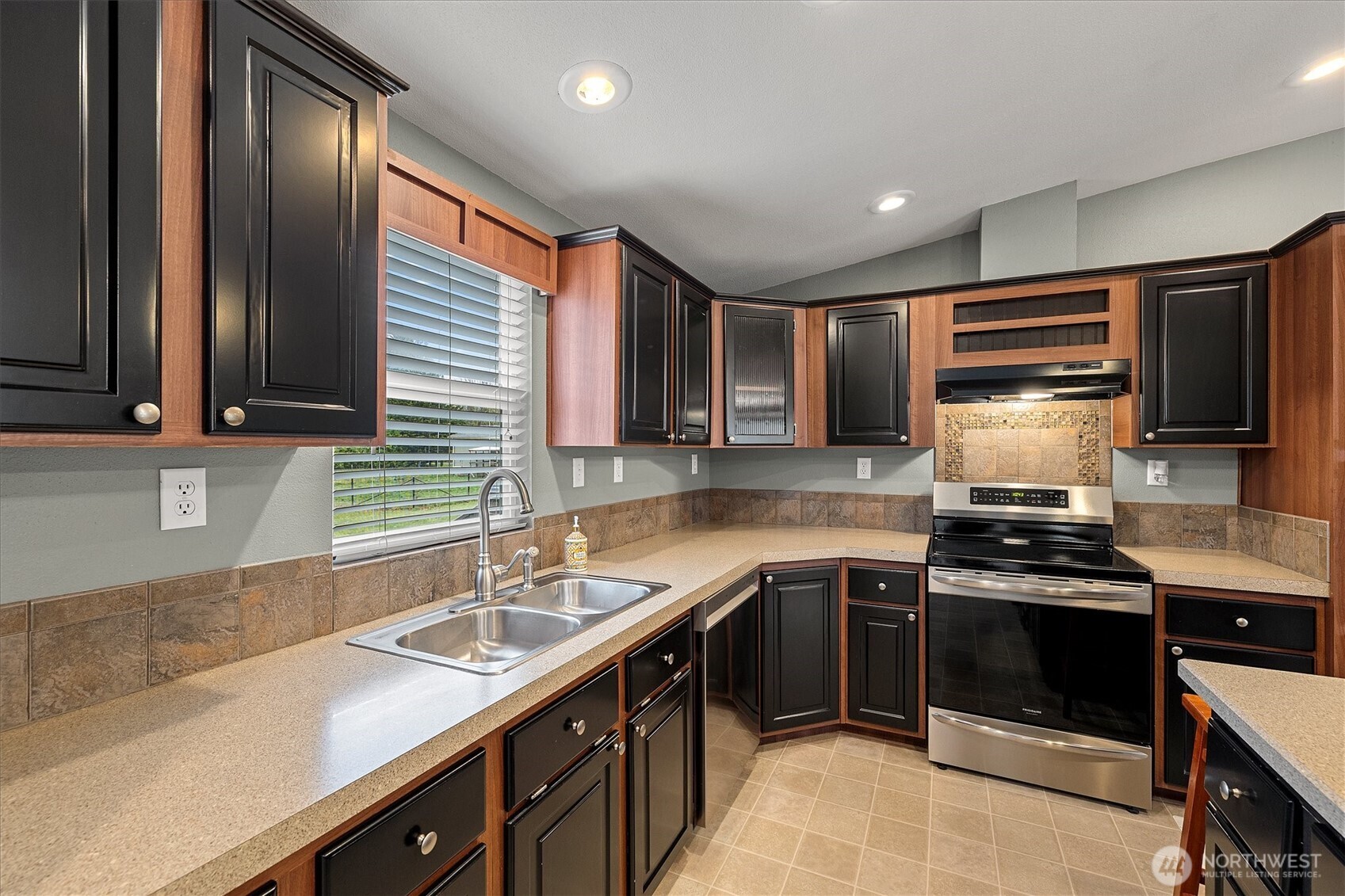 37273 Cape Horn Road , Sedro Woolley, WA 98284