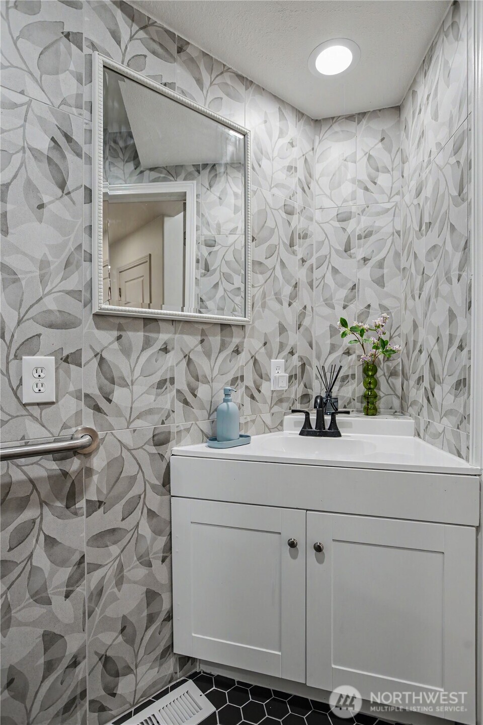 417 SW 353rd Street , Federal Way, WA 98023