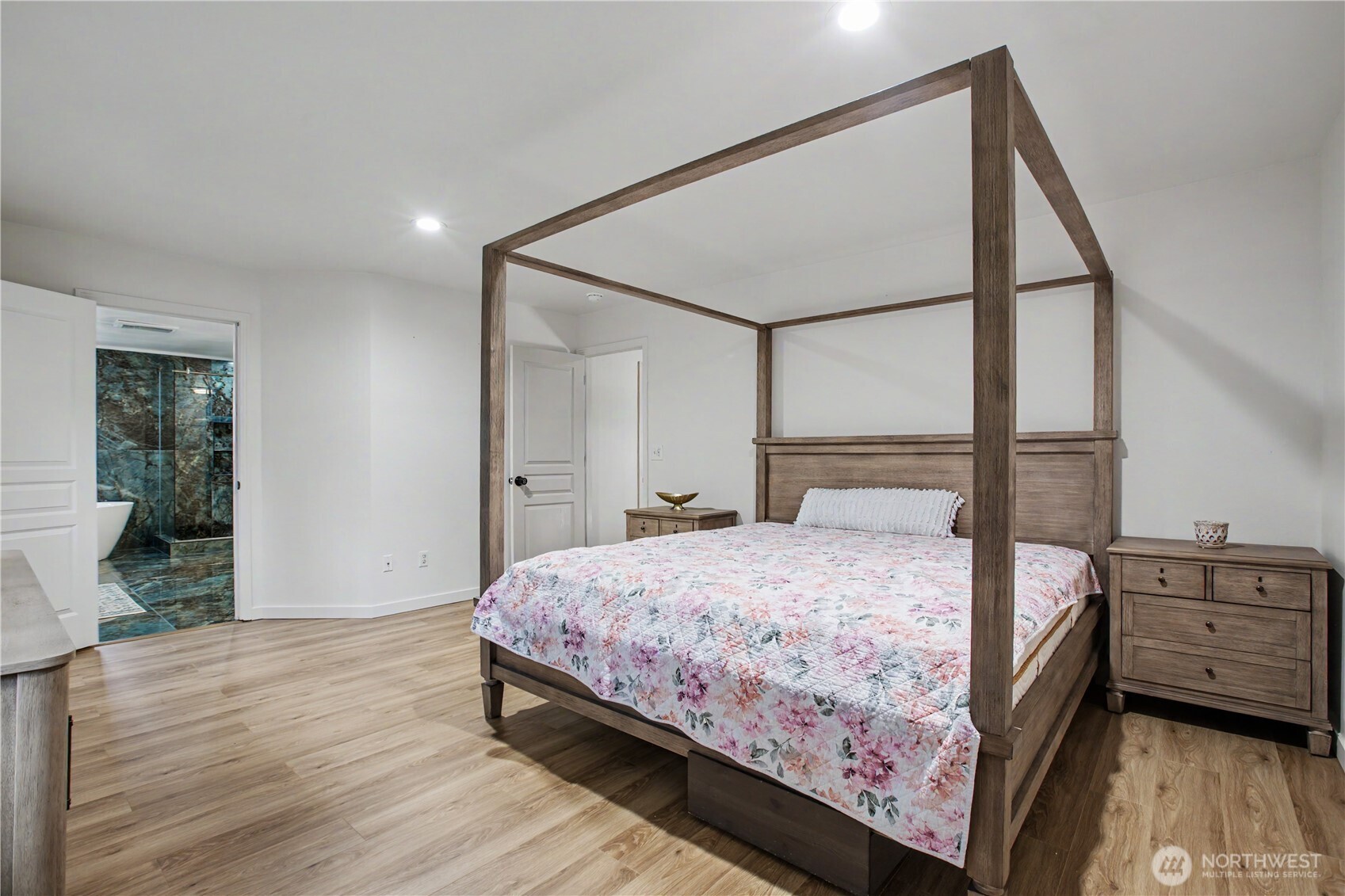 417 SW 353rd Street , Federal Way, WA 98023