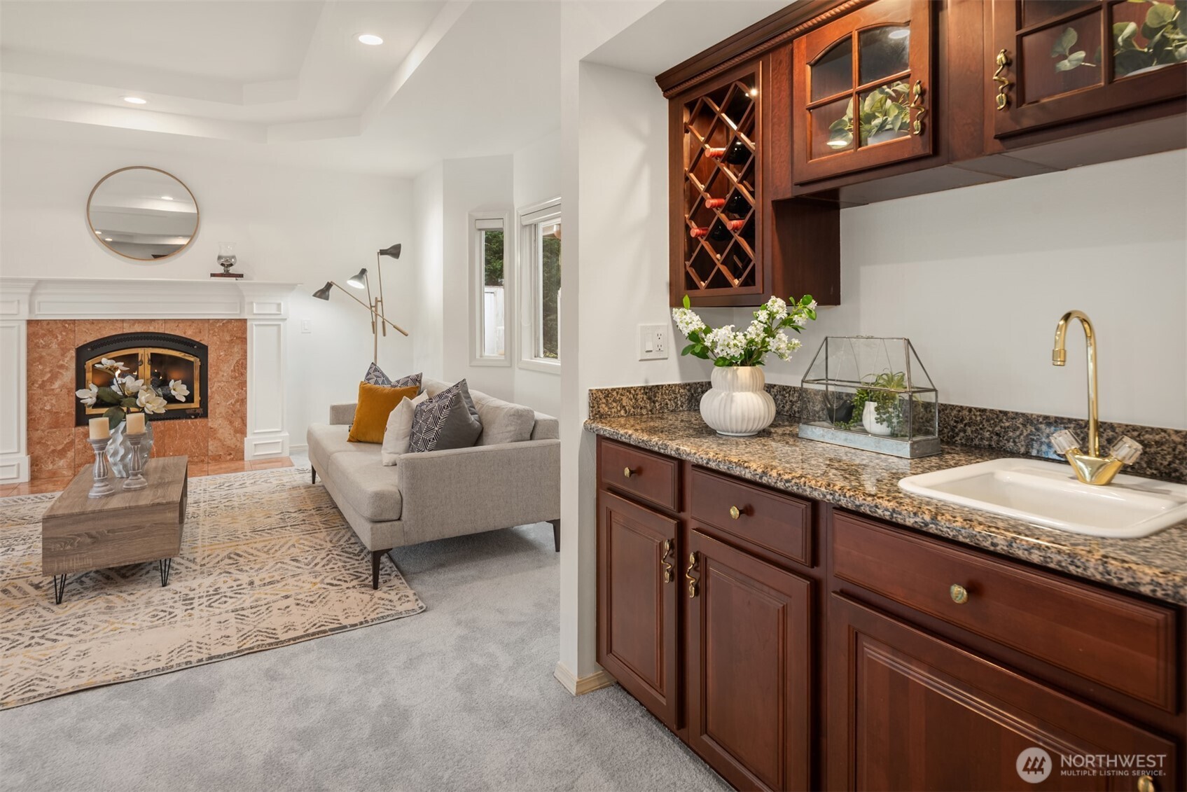 8550 NE 28th Street , Hunts Point, WA 98004