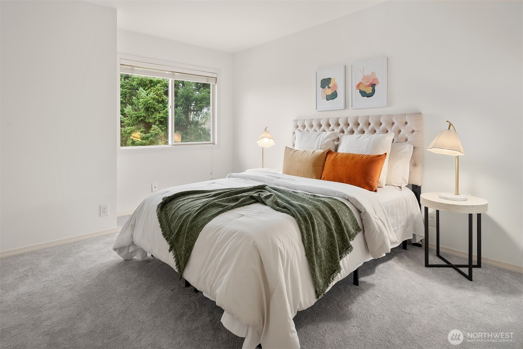 8550 NE 28th Street , Hunts Point, WA 98004