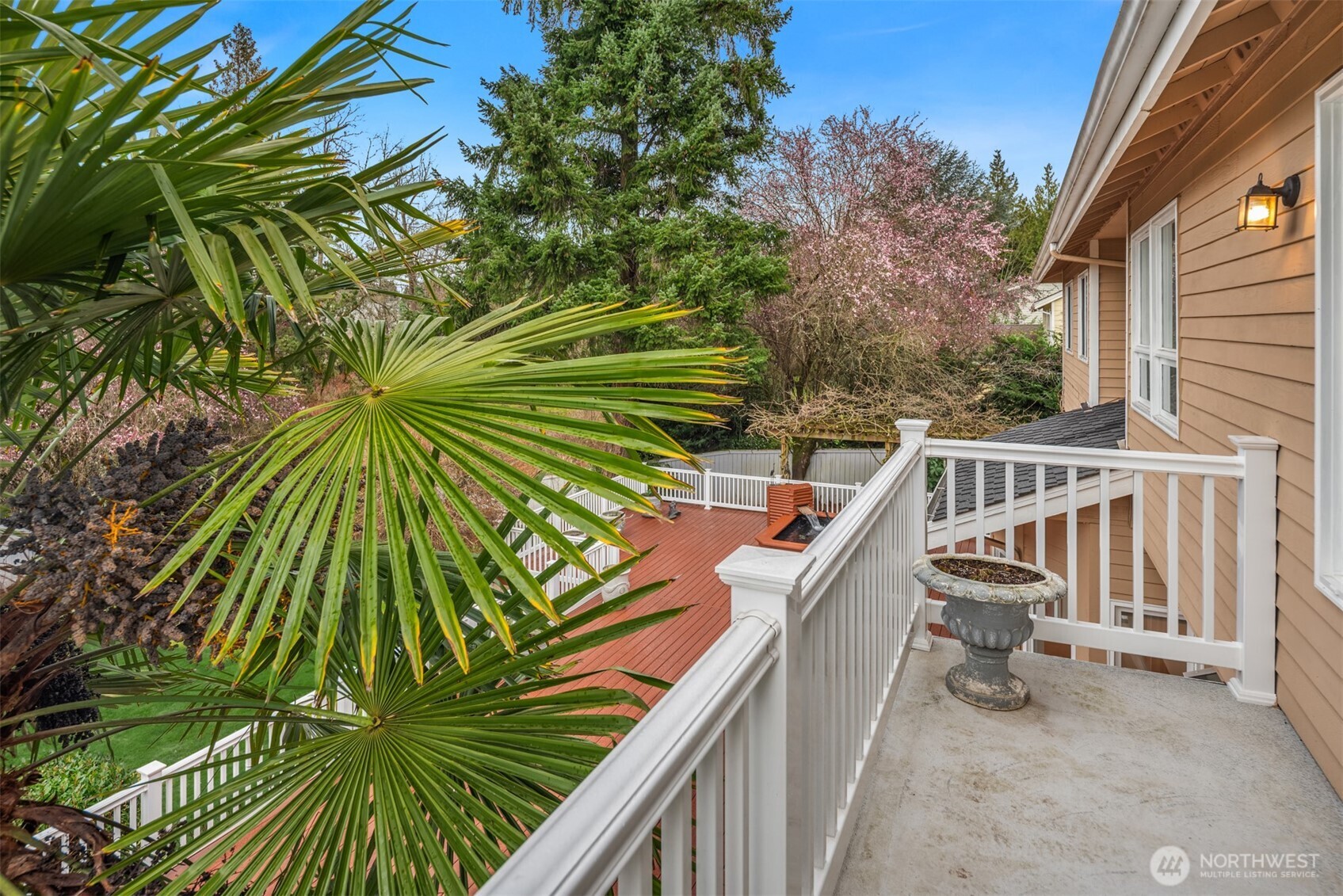 8550 NE 28th Street , Hunts Point, WA 98004
