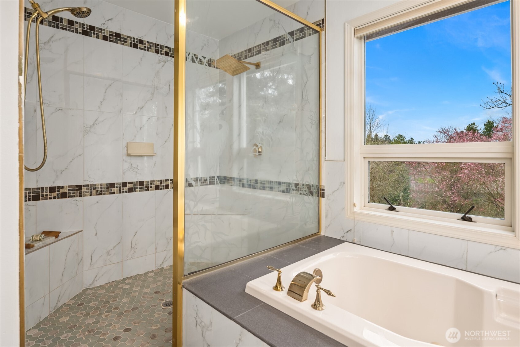 8550 NE 28th Street , Hunts Point, WA 98004