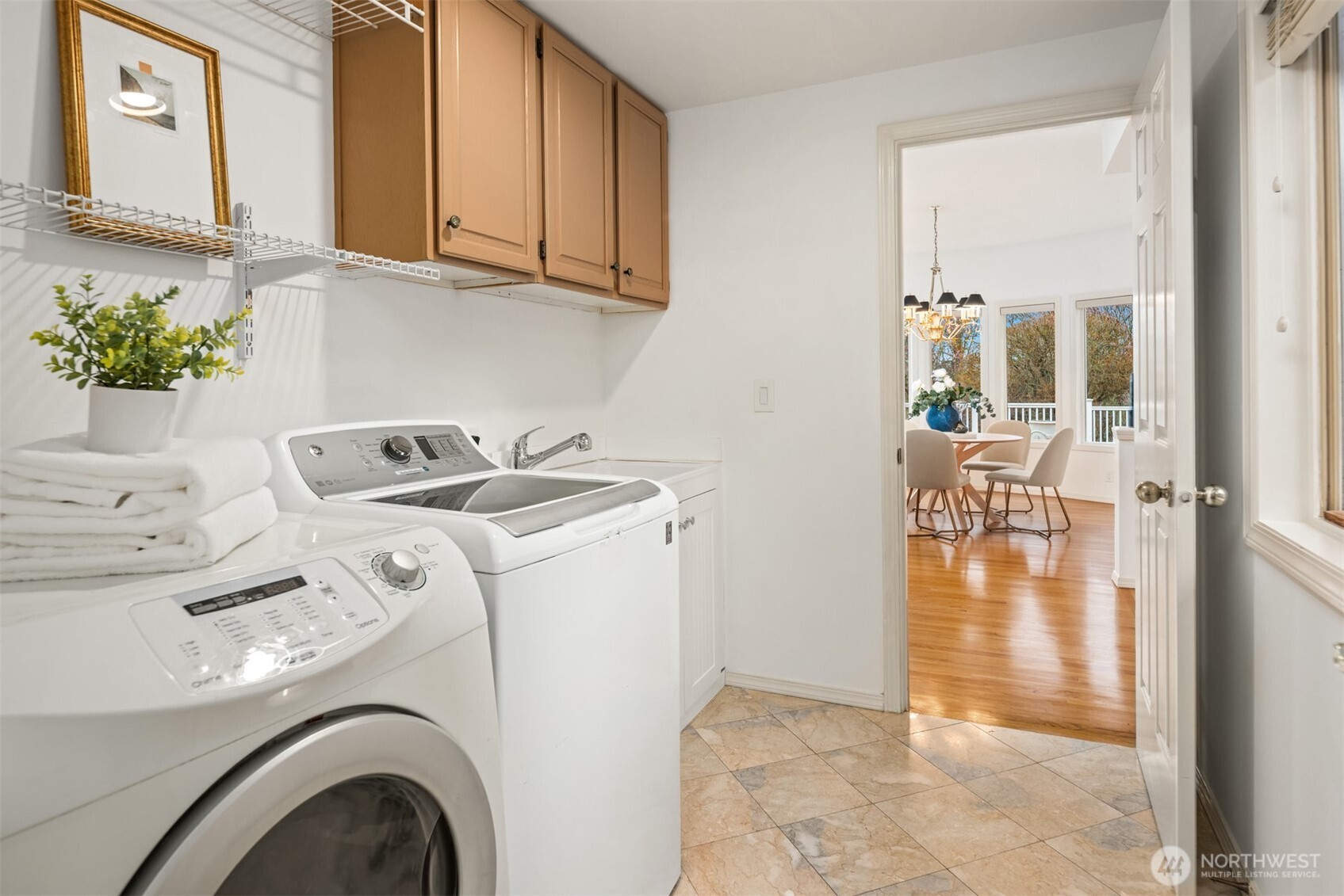 8550 NE 28th Street , Hunts Point, WA 98004