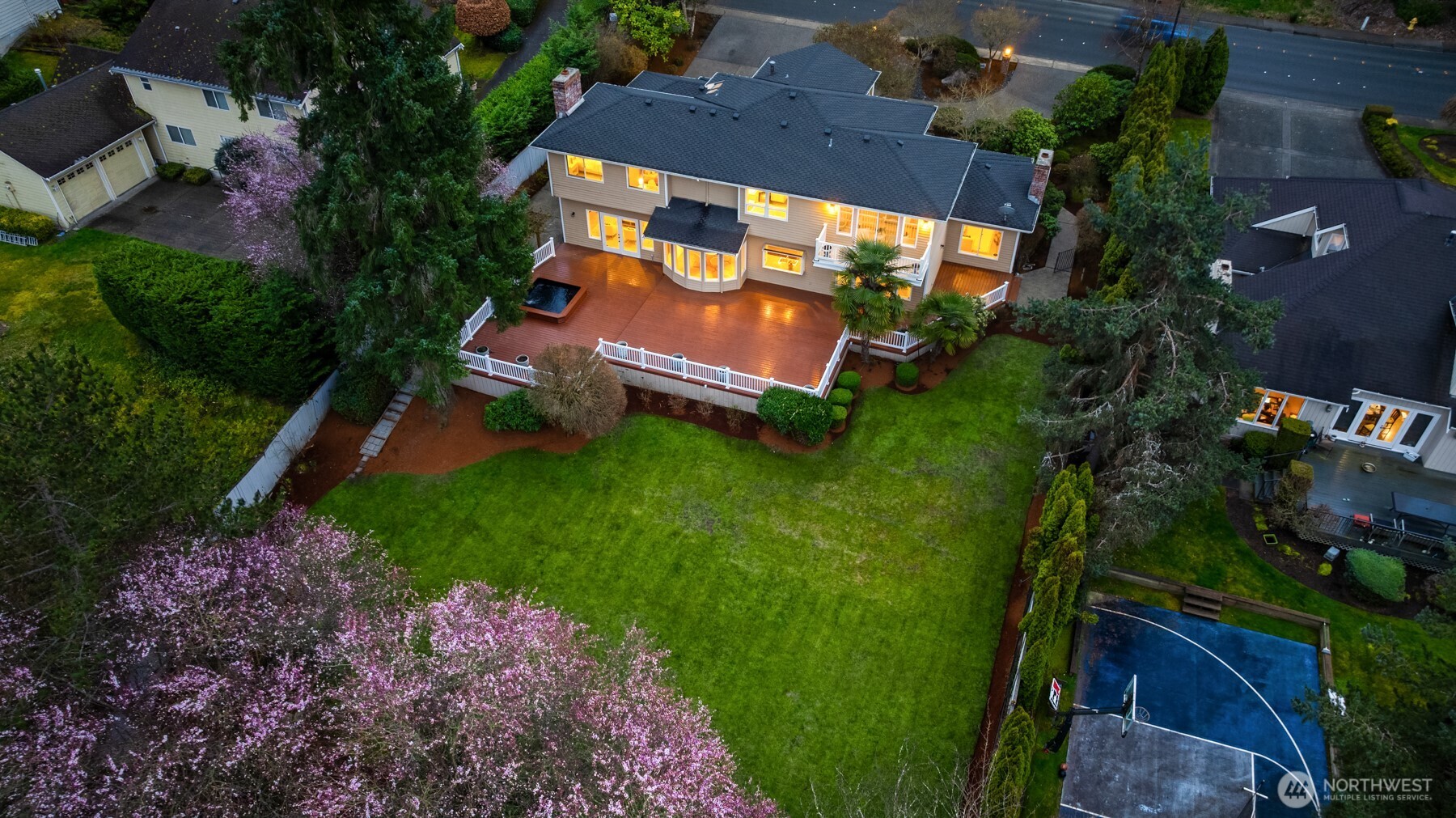 8550 NE 28th Street , Hunts Point, WA 98004