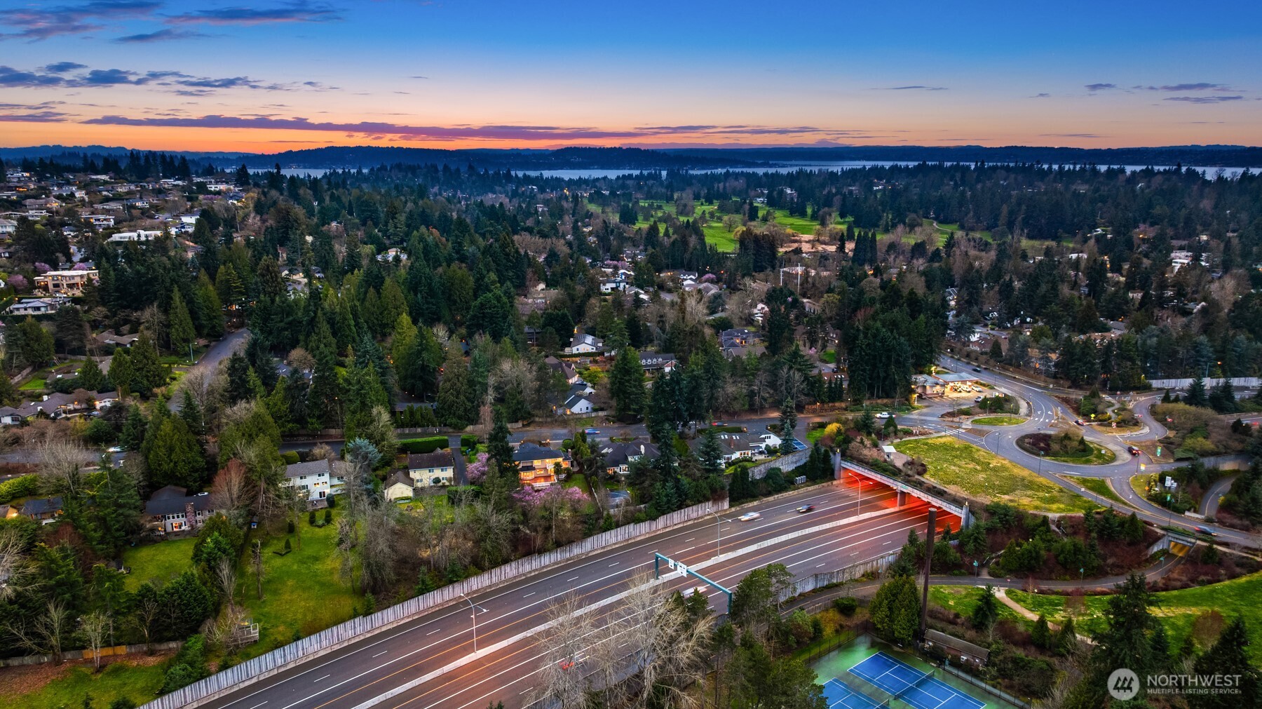 8550 NE 28th Street , Hunts Point, WA 98004