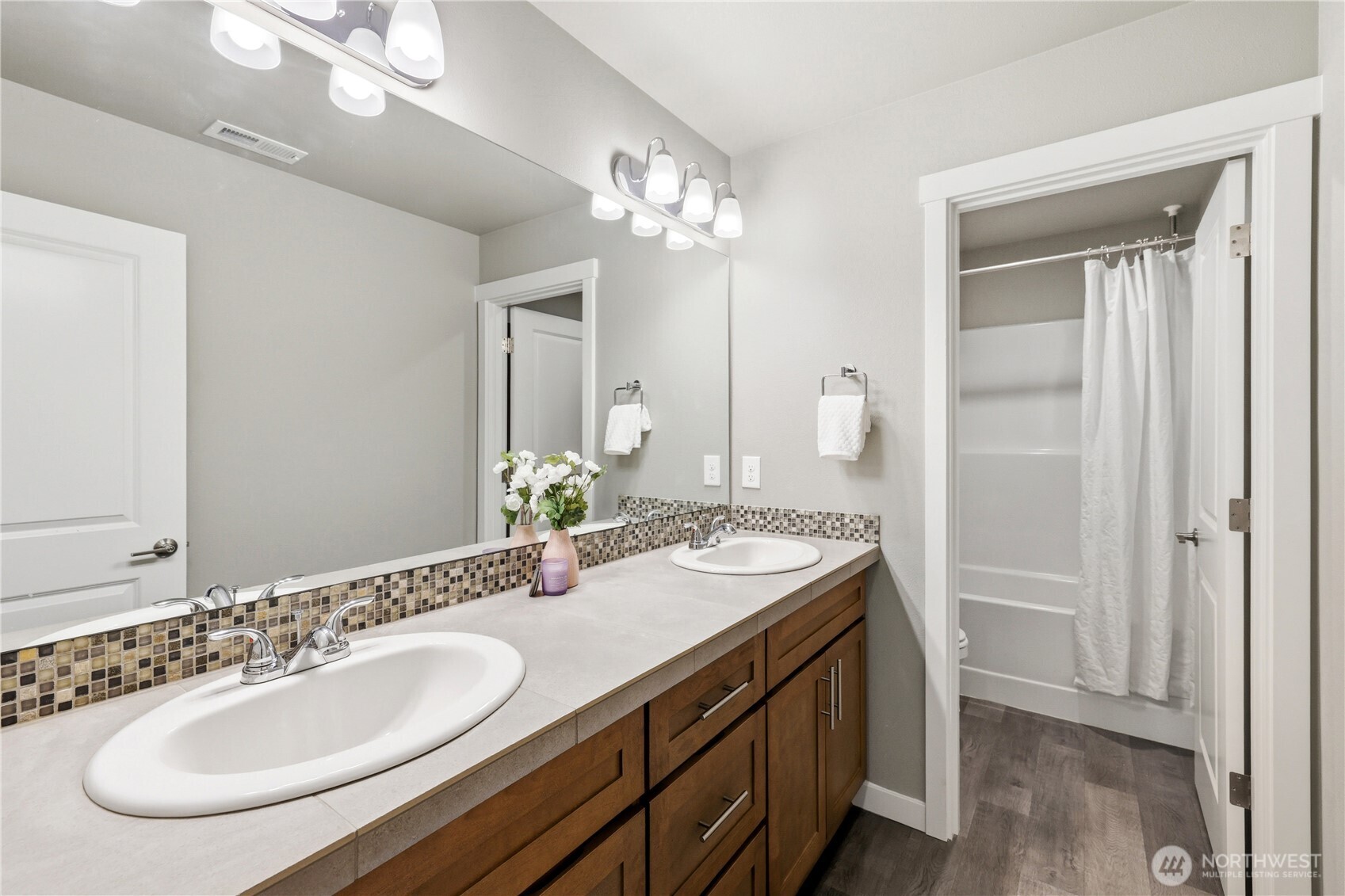 16823 124th Avenue Ct E, Puyallup, WA 98374