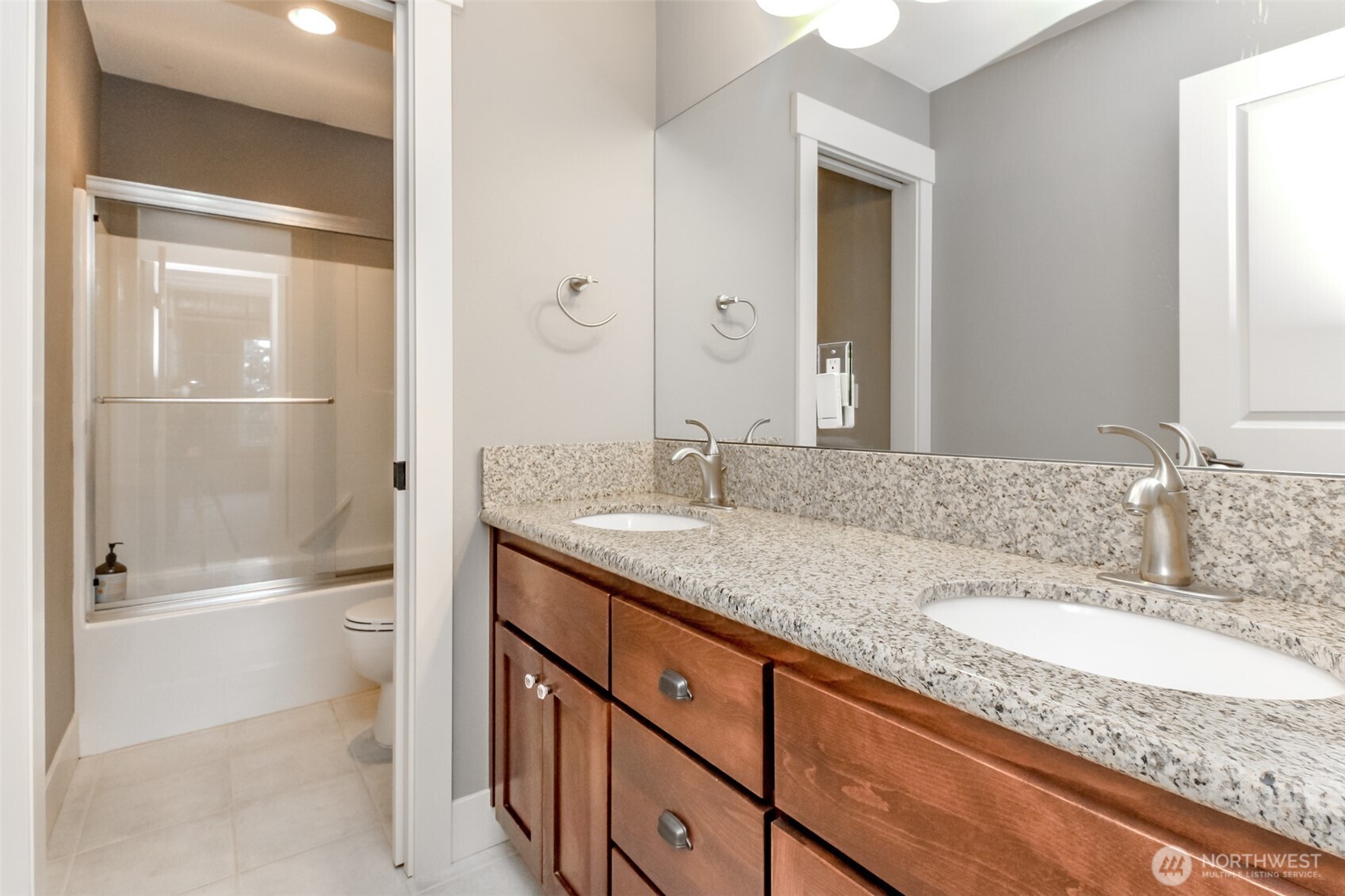 1094 Potlatch Drive , Fox Island, WA 98333