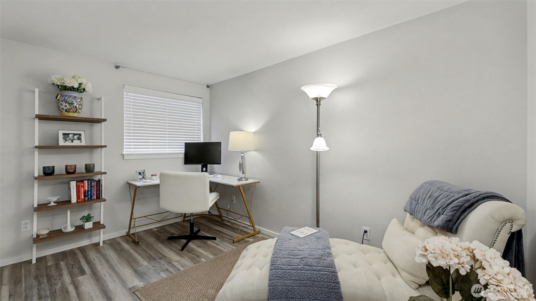 250 NW Dogwood Street #E-102, Issaquah, WA 98027