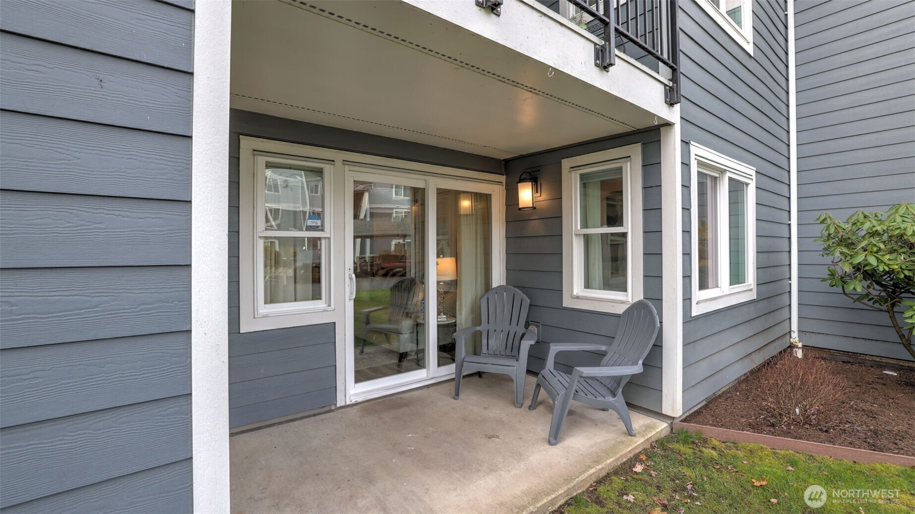 250 NW Dogwood Street #E-102, Issaquah, WA 98027