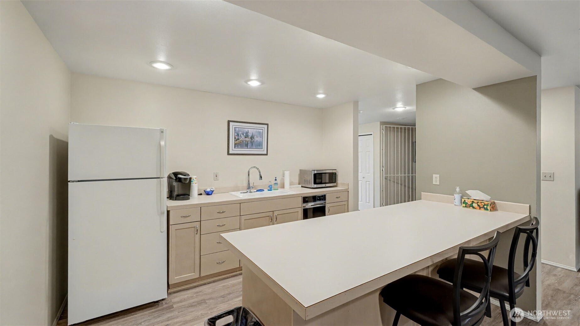 250 NW Dogwood Street #E-102, Issaquah, WA 98027