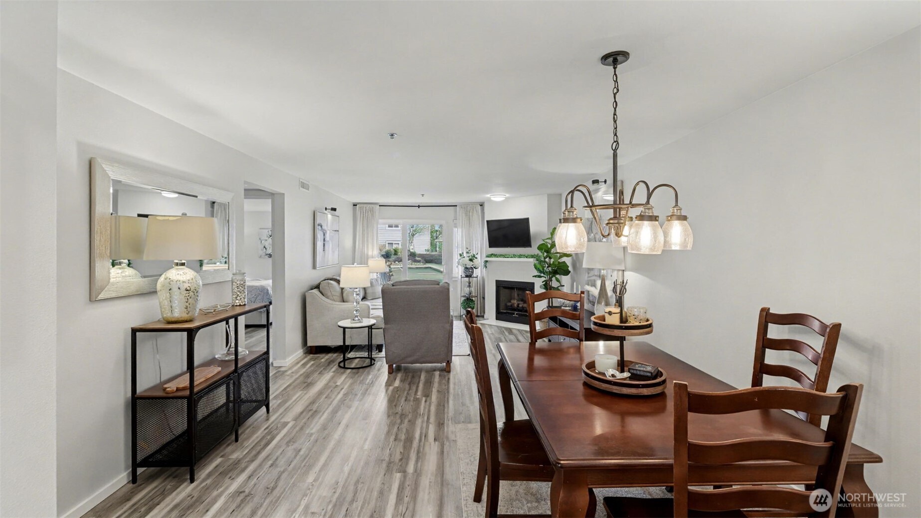 250 NW Dogwood Street #E-102, Issaquah, WA 98027