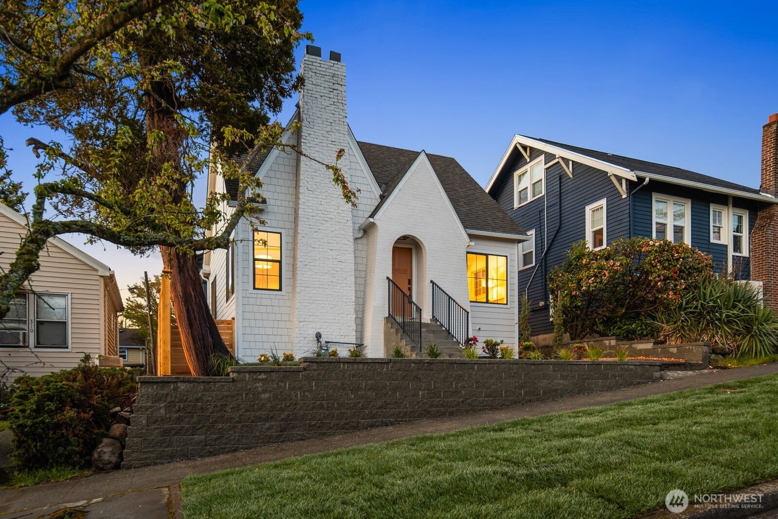 306 NW 45th Street , Seattle, WA 98107