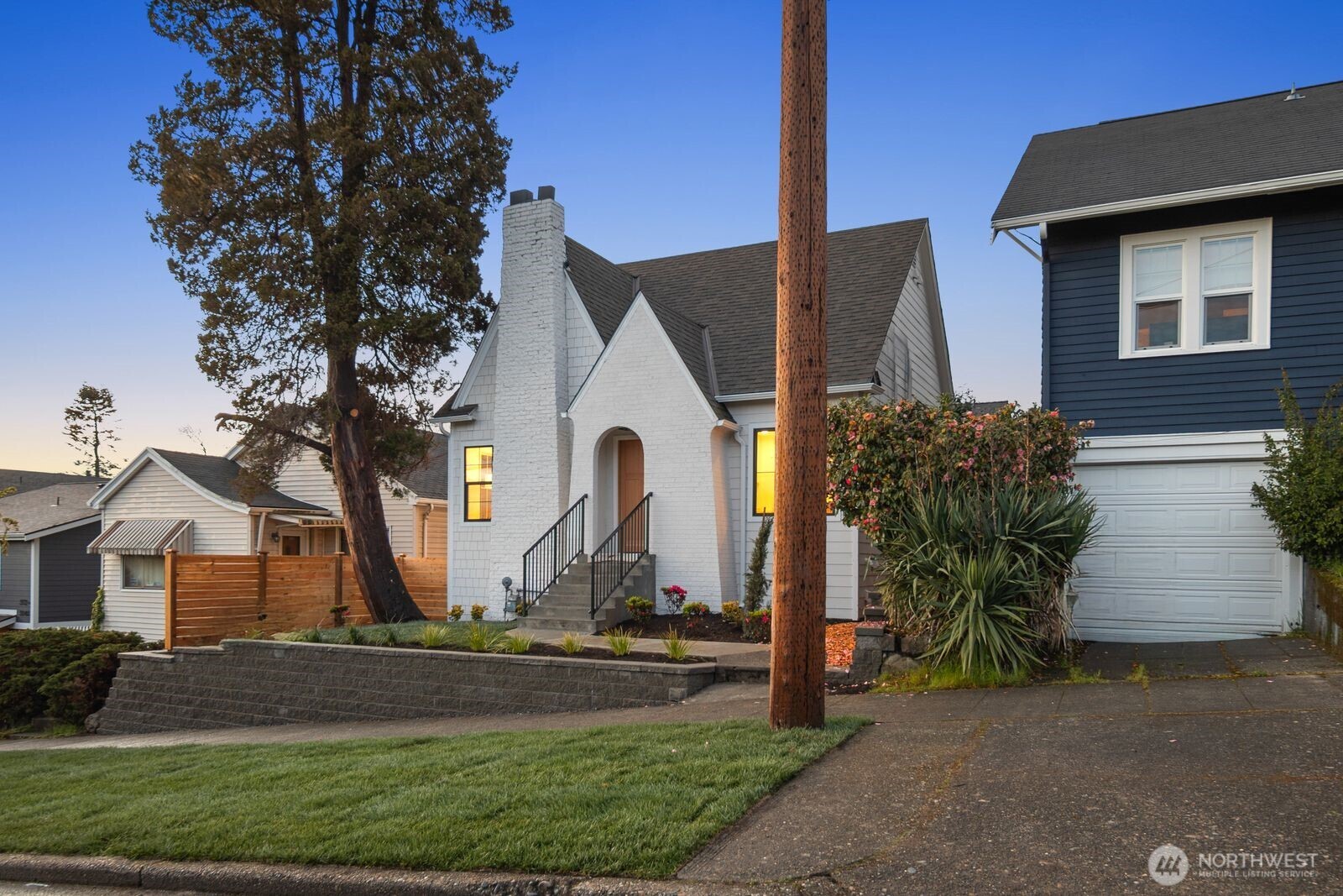 306 NW 45th Street , Seattle, WA 98107