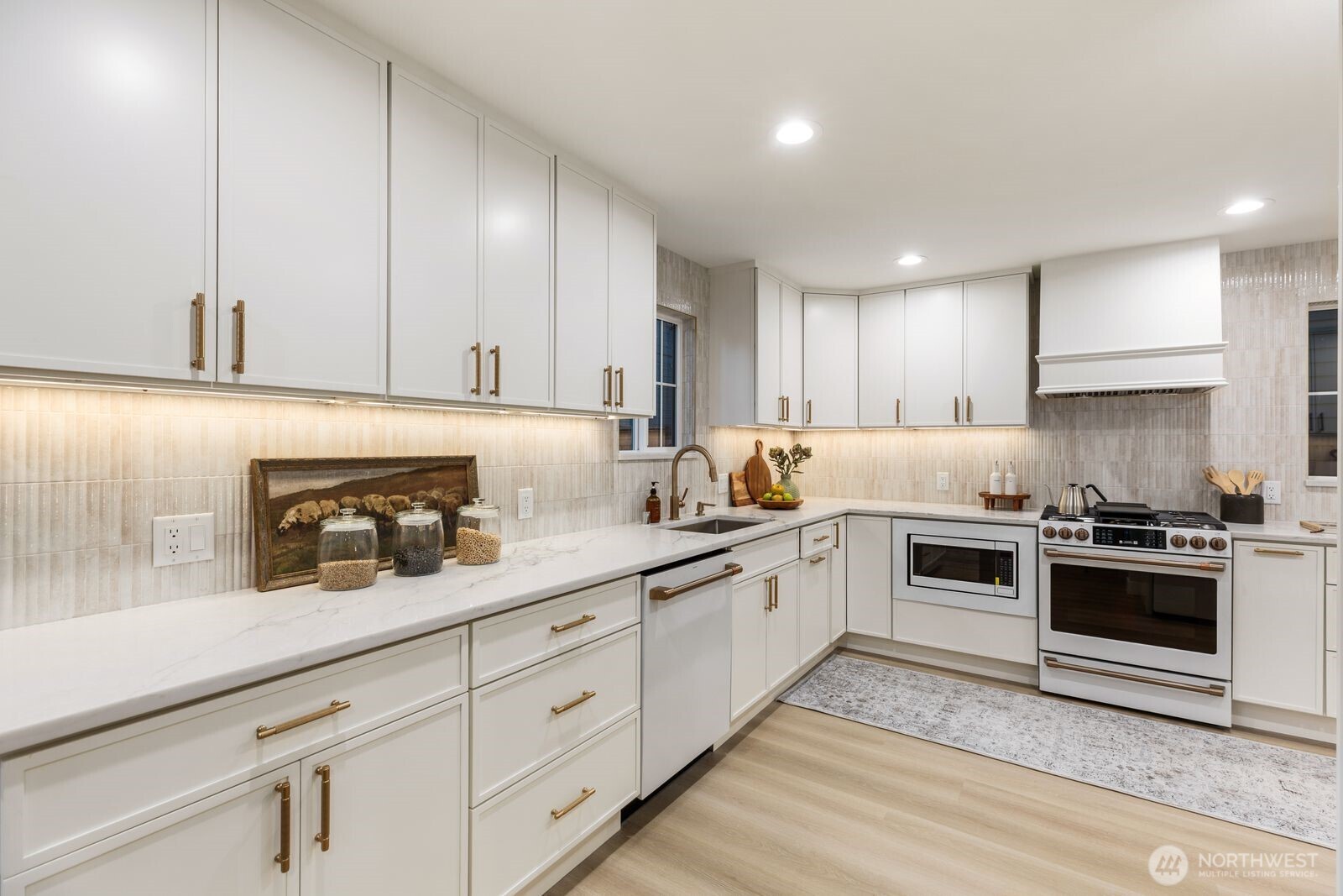 306 NW 45th Street , Seattle, WA 98107