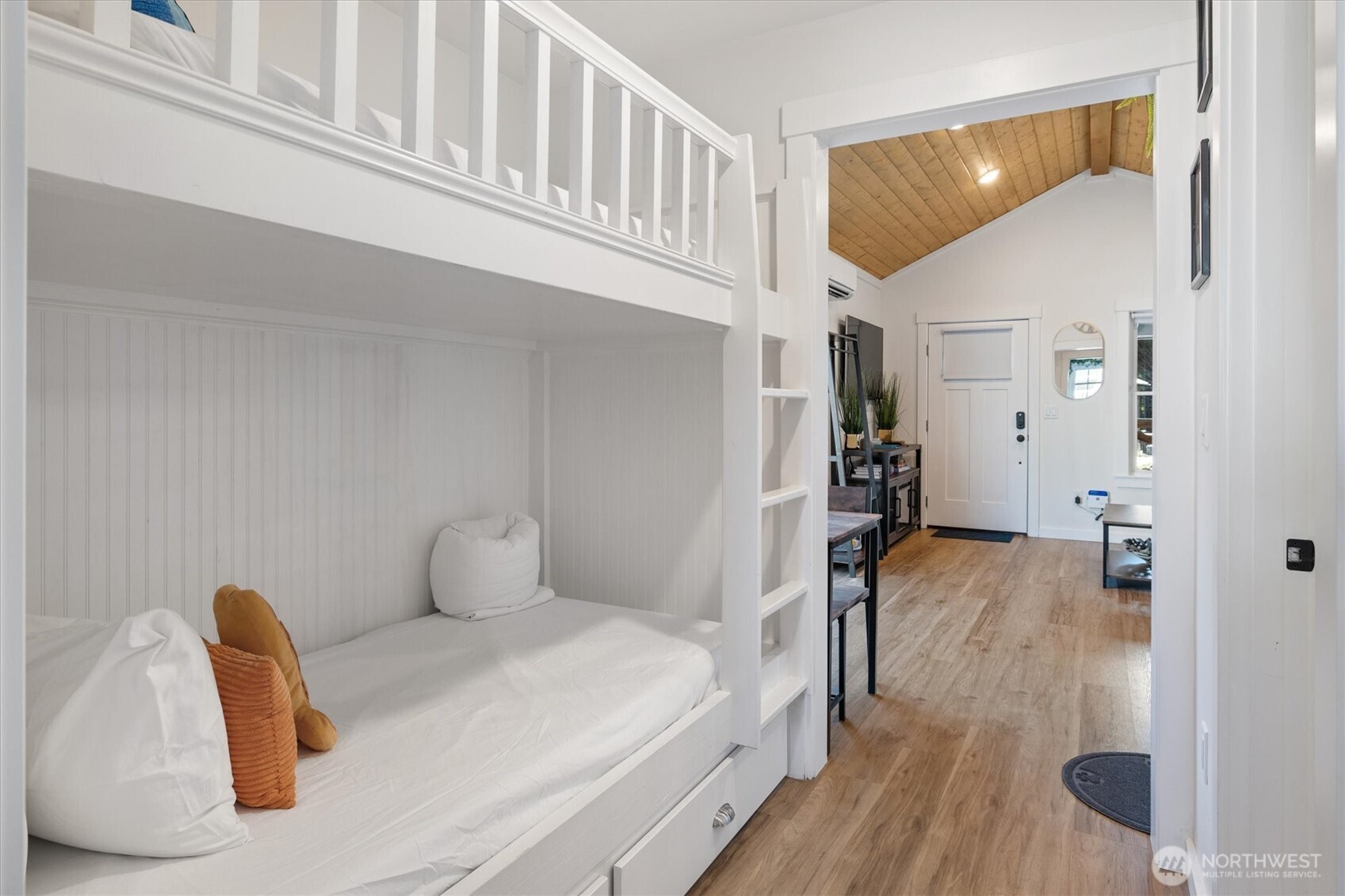 417 E Compass Street , Pacific Beach, WA 98571