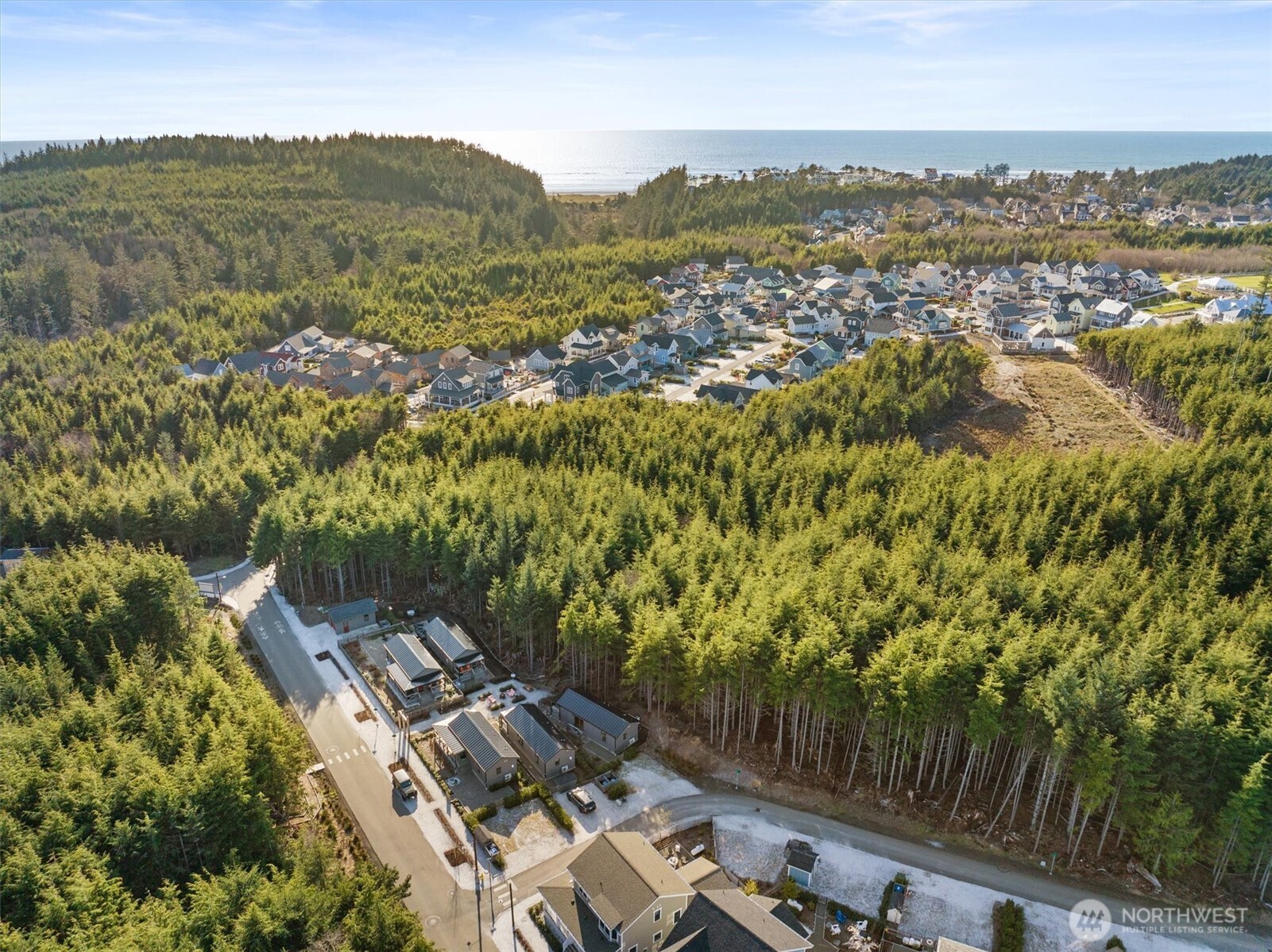 417 E Compass Street , Pacific Beach, WA 98571