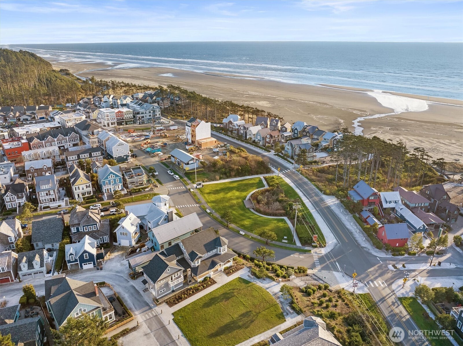 417 E Compass Street , Pacific Beach, WA 98571