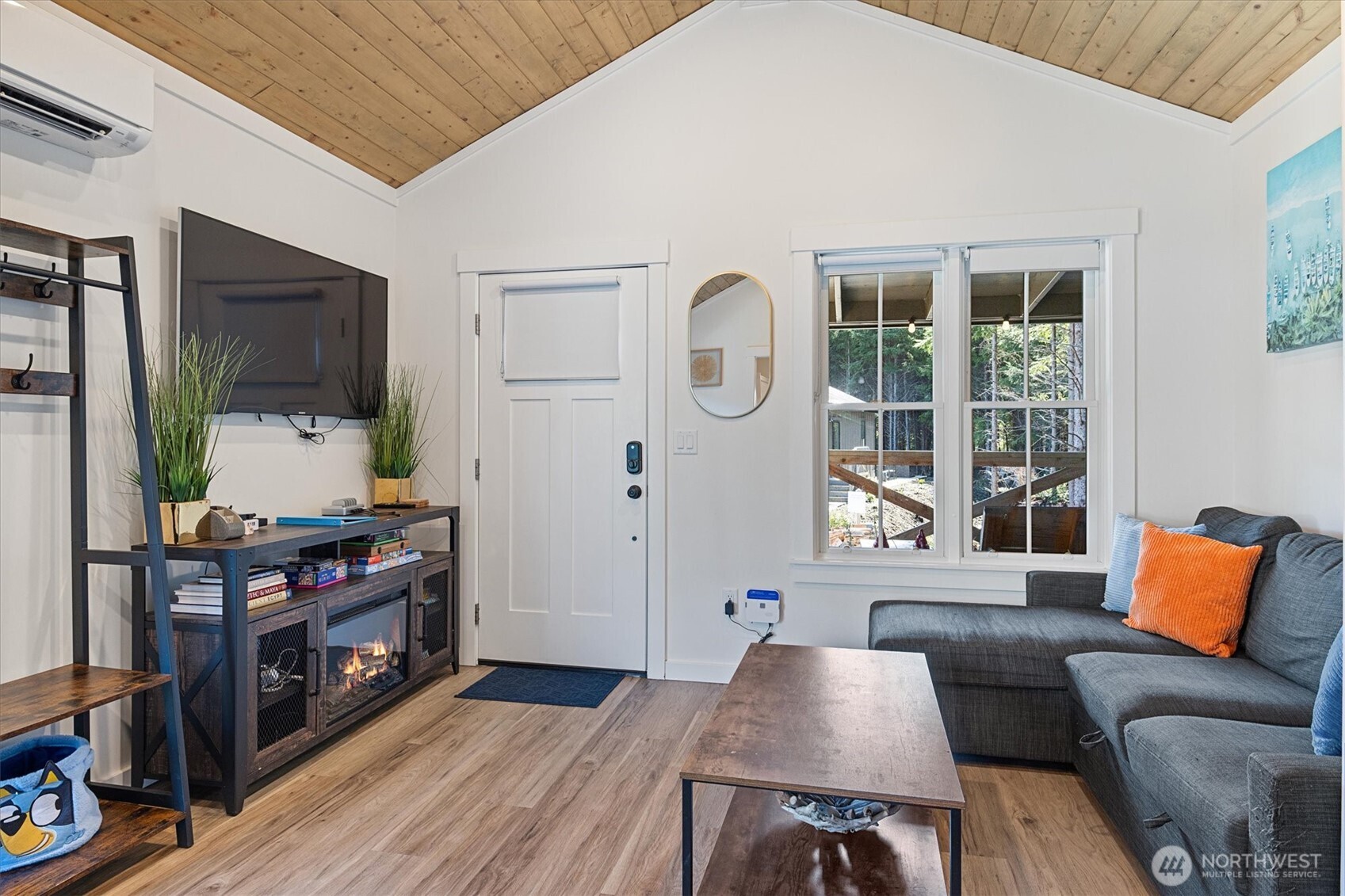 417 E Compass Street , Pacific Beach, WA 98571