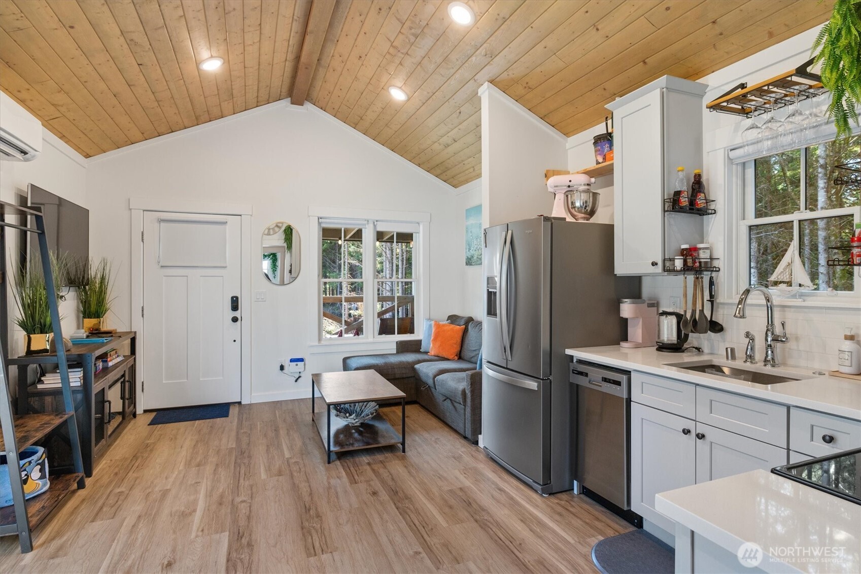 417 E Compass Street , Pacific Beach, WA 98571