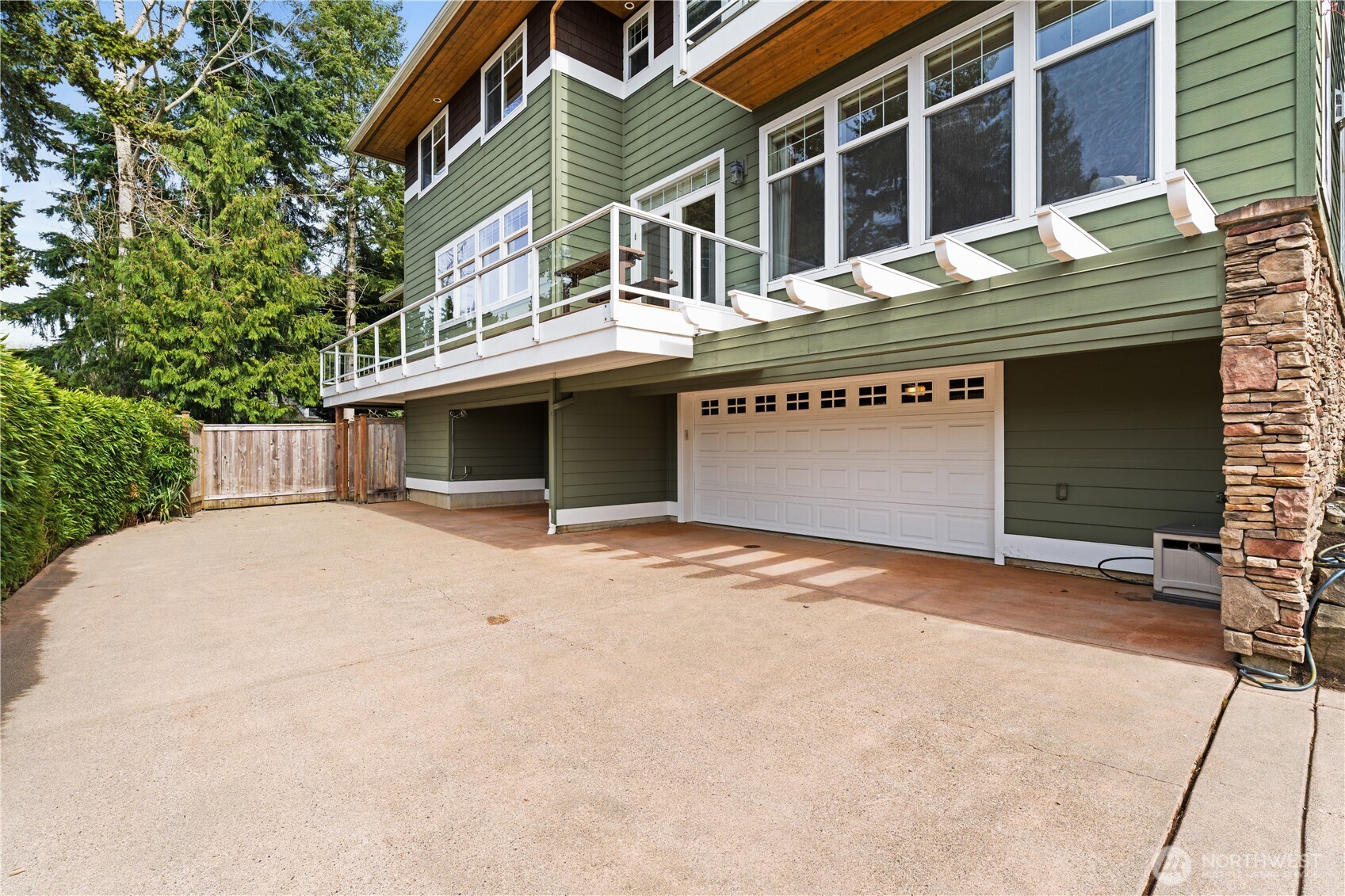 11222 NE 100th Street , Kirkland, WA 98033