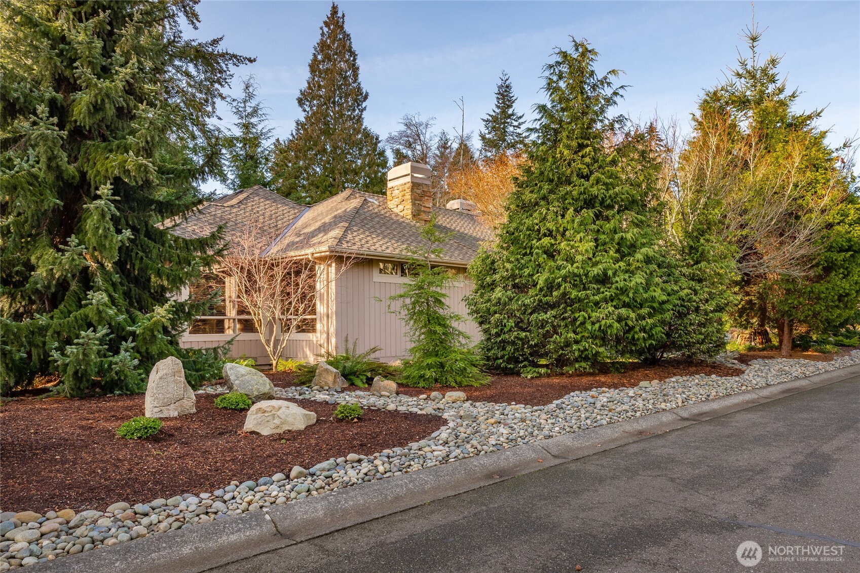 8815 Goshawk Road , Blaine, WA 98230