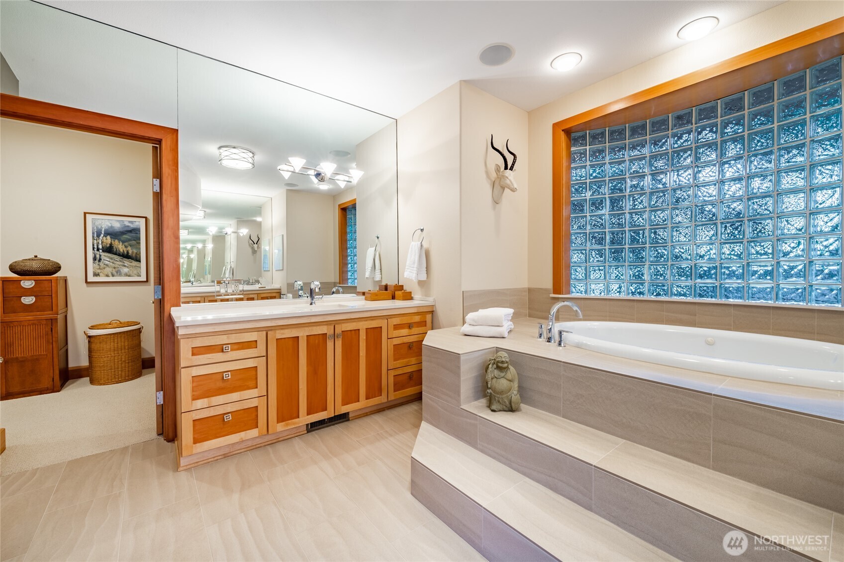 8815 Goshawk Road , Blaine, WA 98230